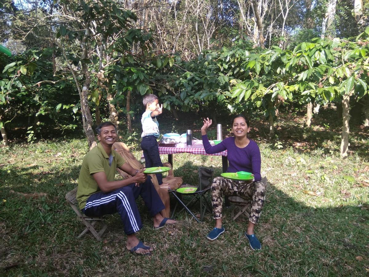 Woodside Homestay Wayanad Batheri Buitenkant foto